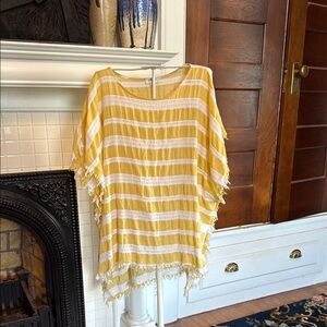 Umgee Striped Fringed hi lo poncho top- worn a‎ few times